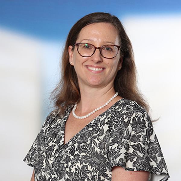 Tara McIndoe Calder Headshot 