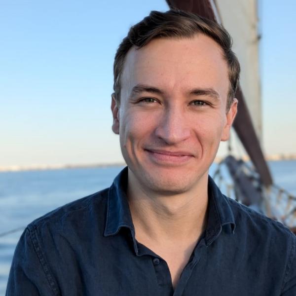 Valentin Mang Headshot