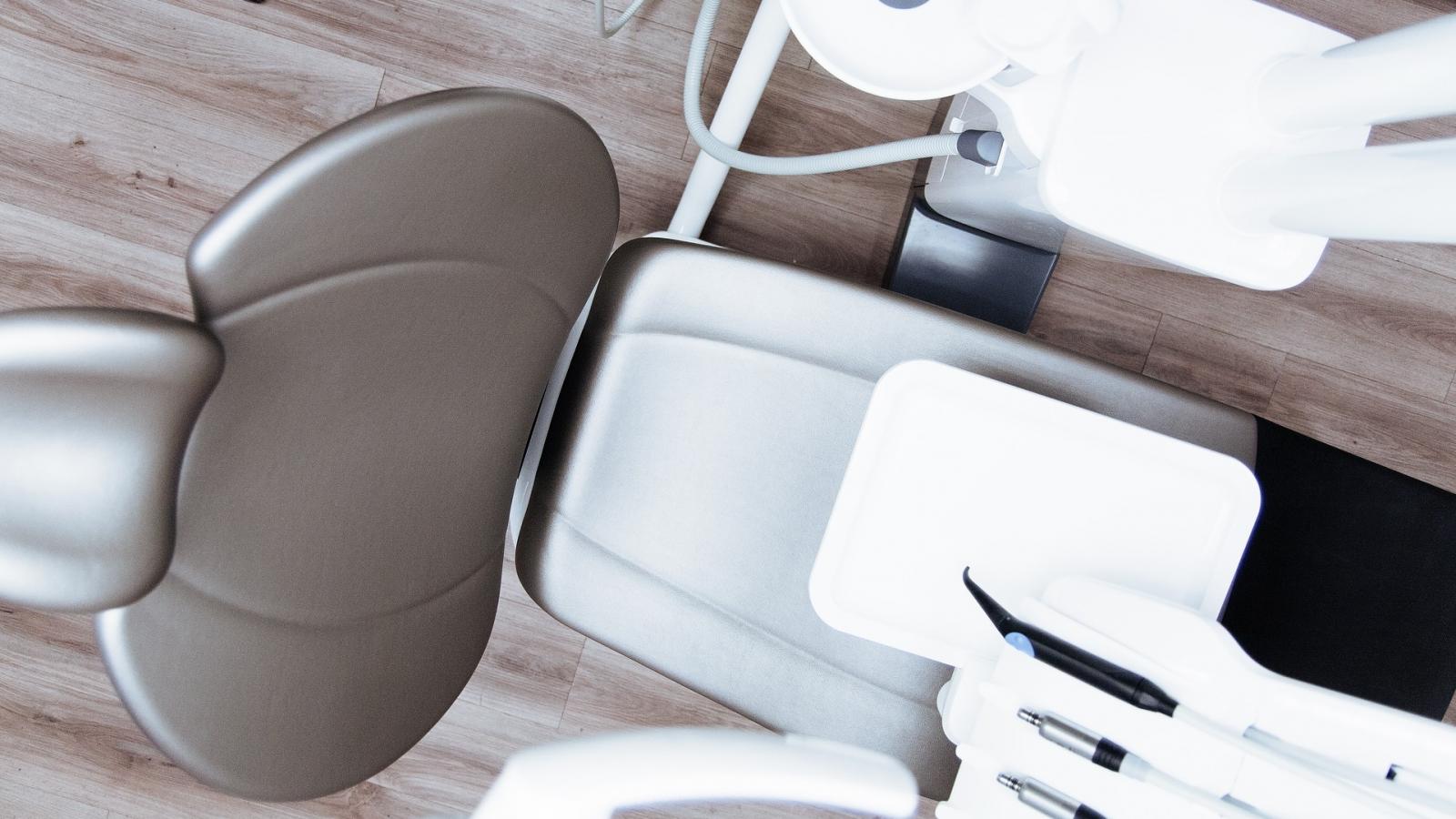 Dentist