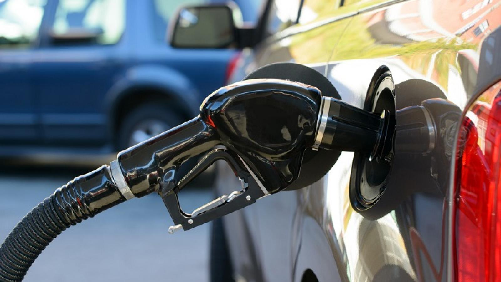 Filling petrol/diesel in a car