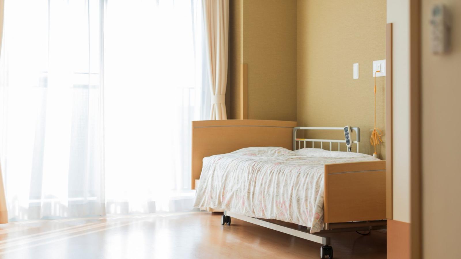 A room in a nursing home 
